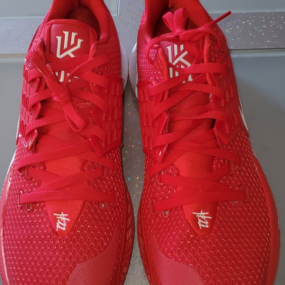 Nike Kyre Irving